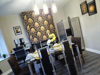 Clifton House, For Holidays, Contractors, Relocation, Work, Etc, Free Parking and Wifi - 2