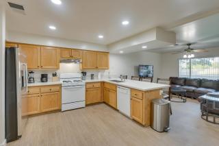Convenient Bakersfield Townhome with Patio! - 4