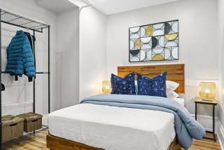 Newly Renovated 2BR w Rare Private Backyard and BBQ - New York - 7