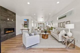 Modern, Spacious, home w rooftop view - San Diego - 7