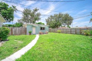 Blue Wave Bungalow - 1 1 - Stylish - Dania Beach - 2