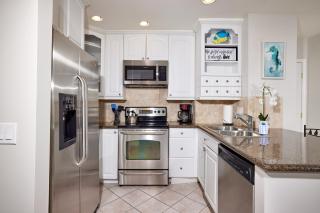 Oceanside Beach Condos - Oceanside - 4