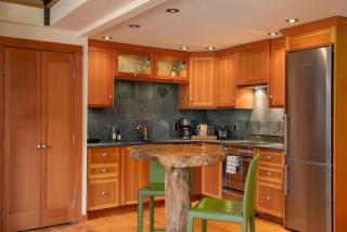 The Ikon Lofted Studio with King Bed and Patio - Whistler - 3