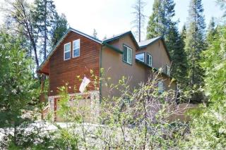 Spacious cabin with game room free WIFI & parking - Shaver Lake - 8