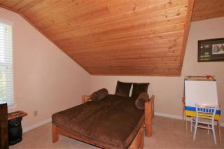 Spacious cabin with game room free WIFI & parking - Shaver Lake - 6