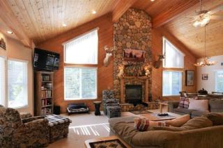 Spacious cabin with game room free WIFI & parking - Shaver Lake - 3