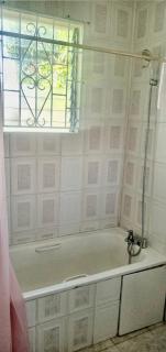 Studio or One bedroom West Coast Rentals by On Point Property - Saint James - 9