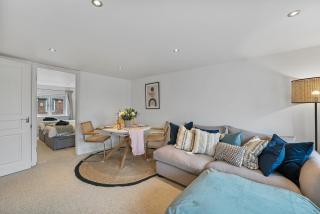 Sea La Vie - central home w BBQ, Sunny Patio, Luxurious interiors and seconds from Beach - Kent - 1