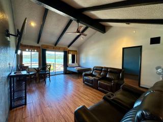 Lakefront Escape - 4