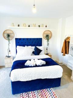 Contractors, Families, Tourists & Groups Welcome Sleeps upto 9, Garden, Pet Allowed, Parking Included! - Birmingham - 9