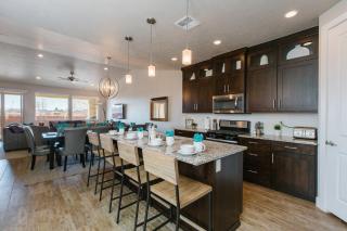 Paradise Village 78 l Desert Mountain Oasis BBQ Grill, Fire Pit, Community Resort Style Pool and Water Park - 9