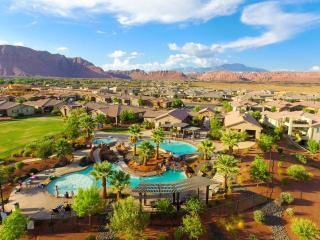 Paradise Village 95 Kid Friendly Home, Private Hot Tub, Nintendo Switch, Air-Hockey, Resort Style Pool and Water Park - Santa Clara - 8