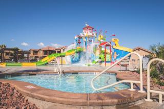 Paradise Village 97 Private Hot Tub, 4 Player Air Hockey Table, Ping Pong, Arcade Basketball, Resort Style Pool and Water Park - Santa Clara - 8
