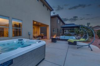 Paradise Village 97 Private Hot Tub, 4 Player Air Hockey Table, Ping Pong, Arcade Basketball, Resort Style Pool and Water Park - Santa Clara - 7