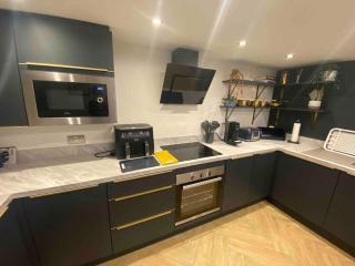 'The Old Wash House', 3 bed Luxe Edwardian Cottage - Cleethorpes - 2