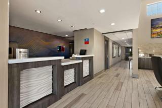 SureStay Plus Hotel by Best Western Tulsa East - Tulsa - 6