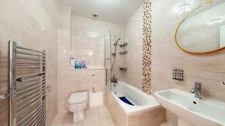 Spacious Duplex Apartment - London - 7