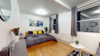 Spacious Duplex Apartment - London - 3