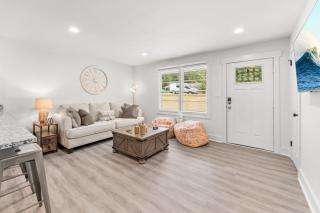 Sanctuary on Sherwood with a Backyard Oasis! - Athens - 3
