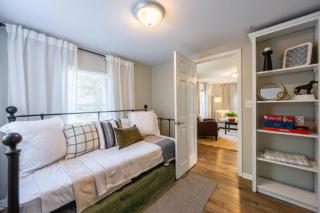 Downtown Bungalow Less than 1 Miles to UGA - Athens - 7