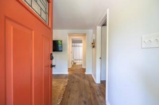 Downtown Bungalow Less than 1 Miles to UGA - Athens - 3