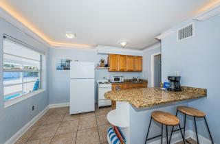 Blue Water Beachside Villa 1 - Clearwater Beach - 5