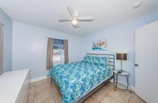 Blue Water Beachside Villa 1 - Clearwater Beach - 1