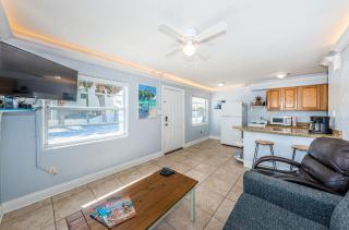 Blue Water Beachside Villa 1 - Clearwater Beach - 3