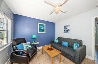 Blue Water Beachside villa 2 - Clearwater Beach - 2