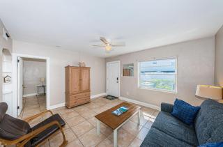 Blue Water Beachside villa 3 - Clearwater Beach - 3