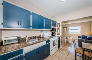 Blue Water Beachside villa 3 - 5