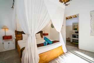 Villa Niri - Beautiful 4BR Teak Joglo Villa in Oberoi Seminyak, A Tranquil Retreat - Seminyak - 1