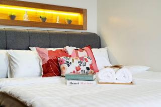 Cozy-spacious-elegant family suite that sleeps 8. - 0