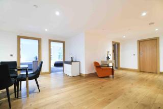 Large 3 Bed 3 Bath Terraced Flat in Central London - 3