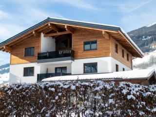 Apartment in Bramberg am Wildkogel with barbecue - Bramberg am Wildkogel - 2