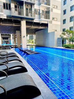 1BR Condo Staycation near Mall of Asia & Manila Airport - Manila - 4