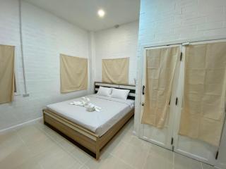 Whitehouse cafe&Guesthouse - Ban Sa La - 8