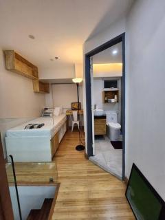 BGC Rustic-Themed Loft w/ Pool View 200MBPS - Manila - 7