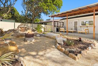 Cute Beach Cottage - Absolute Beach Front - Toukley - 8