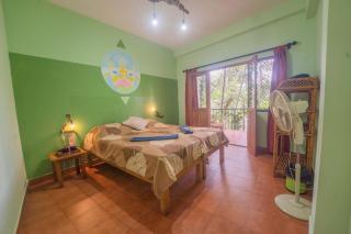 Chrissie's Hotel - Thekkady - 7