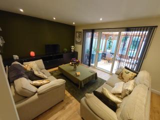 Rose Garden Retreat - Rayleigh - 5