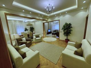 Urban Stay Luxury 2BR Apartment at the heart of Mohandeseen, Near Zamalek Cairo - Il Cairo - 5