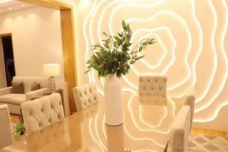 Urban Stay Luxury 2BR Apartment at the heart of Mohandeseen, Near Zamalek Cairo - Il Cairo - 0