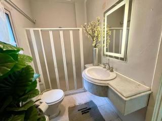 Urban Stay Luxury 2BR Apartment at the heart of Mohandeseen, Near Zamalek Cairo - Il Cairo - 4