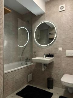 Lisbon Condo with Panoramic View Terrace - Braşov - 2