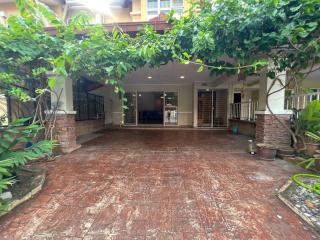 Big House for Family in Bukit Jelutong, Shah Alam - Shah Alam - 2