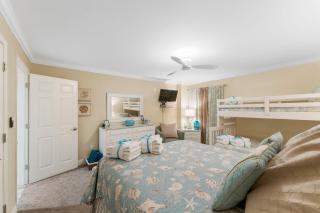 Stunning 2/2 Designer Condo w Coastal Appeal Right on the Gulf! - Panama City Beach - 7