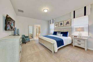 Indulge in a Lakefront Retreat 9 Bedrooms and World-Class Amenities - Kissimmee - 2