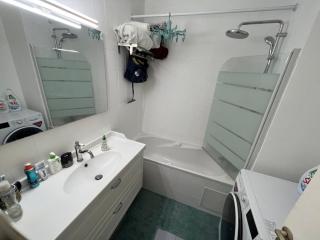 Guest room in a shared apartment - Metro 7 and Tramway T3a - París - 3