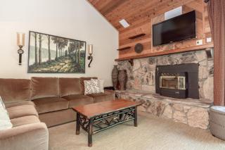 Snowflower #47 - Updated 2 Bedroom & Loft, 3 Bath, Sleeps 8, Steps away from Free Town Shuttle - Mammoth Lakes - 4